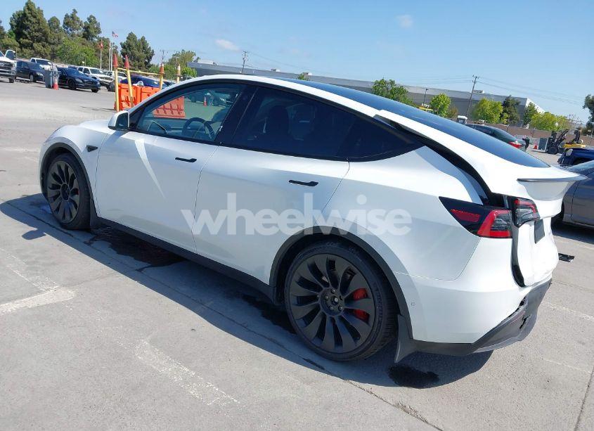 Photo 3 of 2022 Tesla Model Y PERFORMANCE DUAL MOTOR ALL-WHEEL DRIVE (VIN 7SAYGDEF2NF347456)