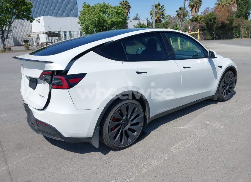 Photo 4 of 2022 Tesla Model Y PERFORMANCE DUAL MOTOR ALL-WHEEL DRIVE (VIN 7SAYGDEF2NF347456)