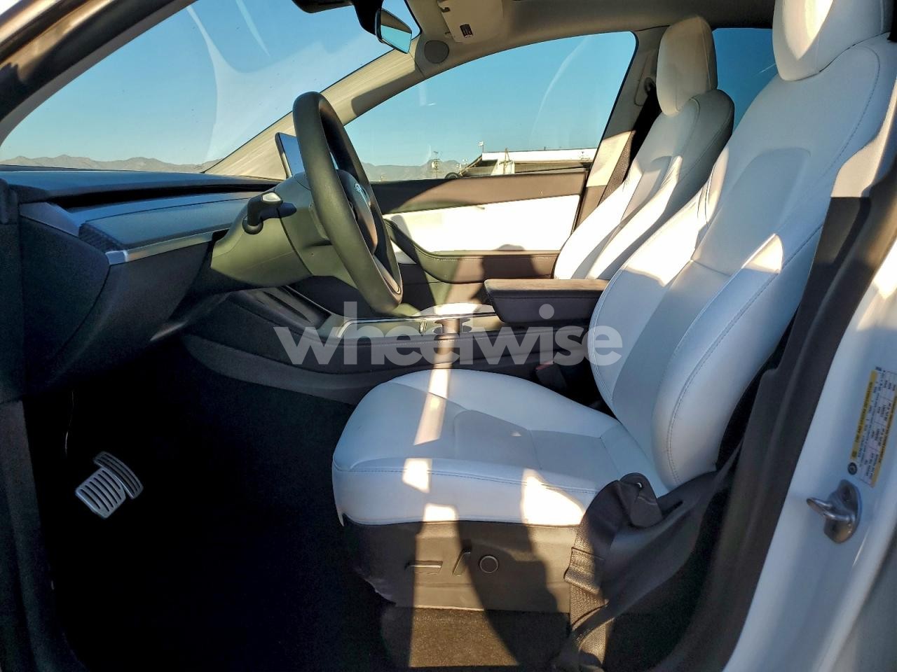 Photo 7 of 2022 TESLA MODEL Y (VIN 7SAYGDEF2NF390436)