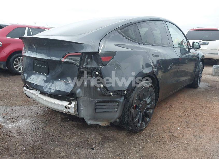 Photo 4 of 2023 Tesla Model Y (VIN 7SAYGDEF2PF978372)