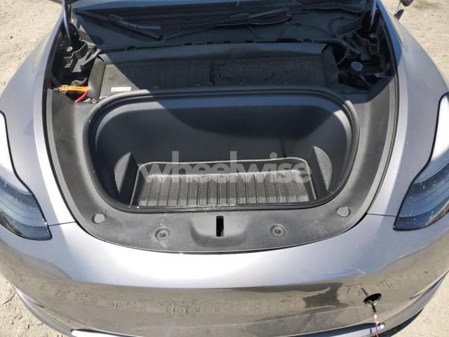 Photo 2 of 2024 TESLA MODEL Y (VIN 7SAYGDEF2RF152091)