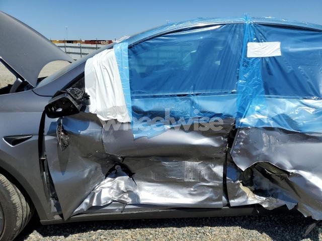 Photo 7 of 2024 TESLA MODEL Y (VIN 7SAYGDEF2RF152091)