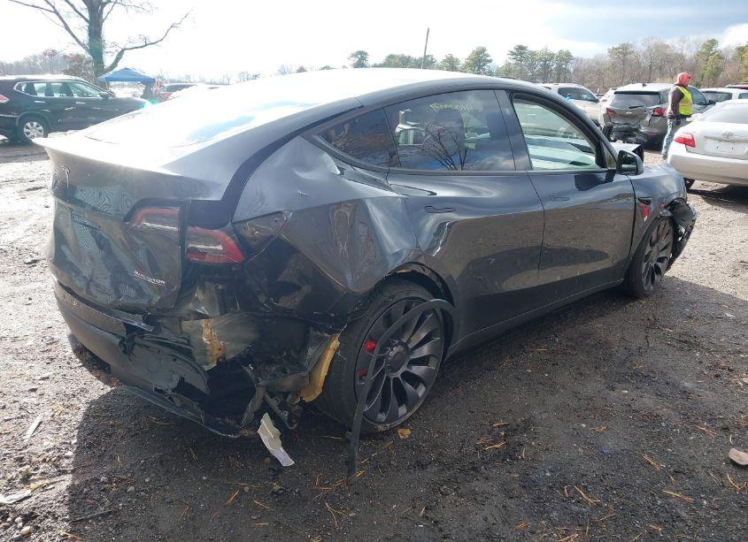 Photo 4 of 2024 Tesla Model Y PERFORMANCE DUAL MOTOR ALL-WHEEL DRIVE (VIN 7SAYGDEF2RF186709)