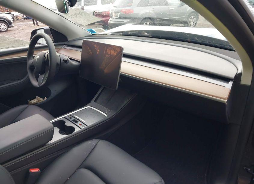 Photo 5 of 2024 Tesla Model Y PERFORMANCE DUAL MOTOR ALL-WHEEL DRIVE (VIN 7SAYGDEF2RF186709)