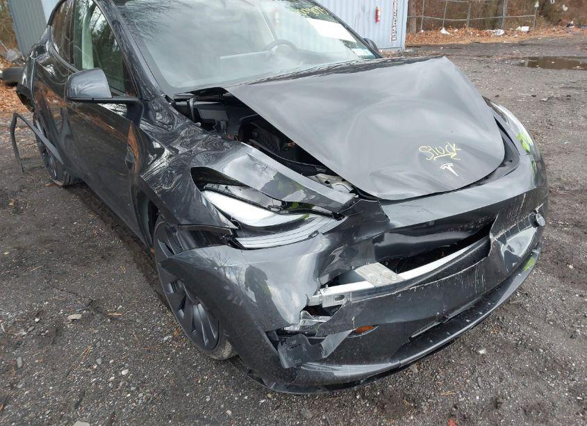 Photo 6 of 2024 Tesla Model Y PERFORMANCE DUAL MOTOR ALL-WHEEL DRIVE (VIN 7SAYGDEF2RF186709)