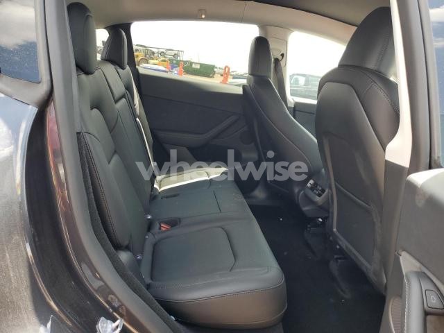 Photo 4 of 2025 TESLA MODEL Y (VIN 7SAYGDEF2SF300326)