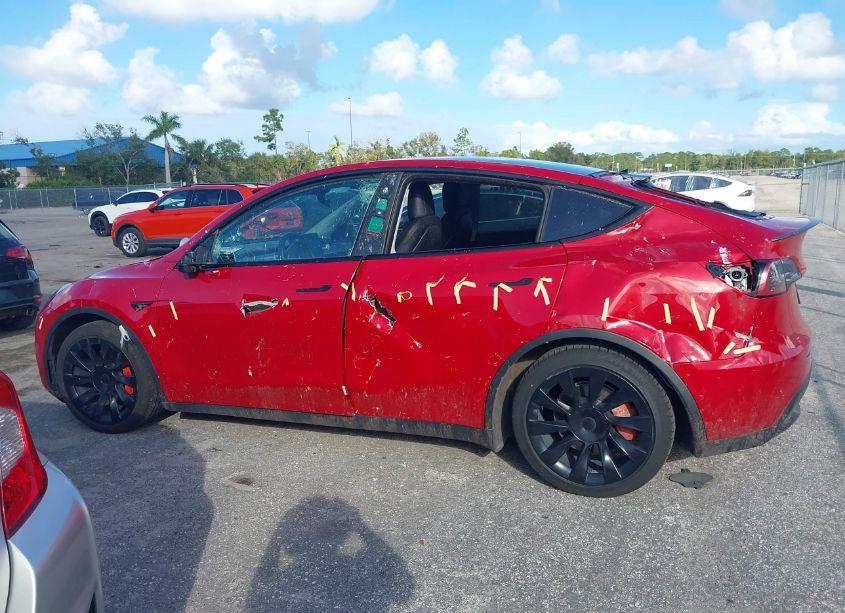 Photo 14 of 2022 Tesla Model Y PERFORMANCE DUAL MOTOR ALL-WHEEL DRIVE (VIN 7SAYGDEF3NF521521)