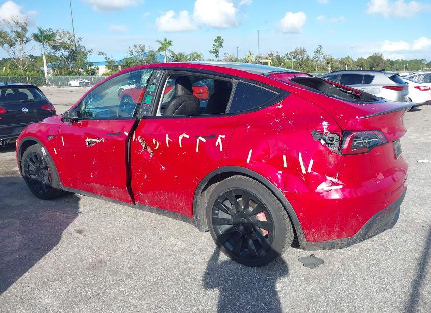 Photo 6 of 2022 Tesla Model Y PERFORMANCE DUAL MOTOR ALL-WHEEL DRIVE (VIN 7SAYGDEF3NF521521)
