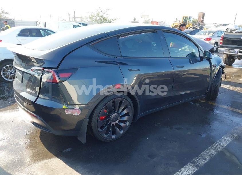 Photo 4 of 2024 Tesla Model Y PERFORMANCE DUAL MOTOR ALL-WHEEL DRIVE (VIN 7SAYGDEF3RF050069)