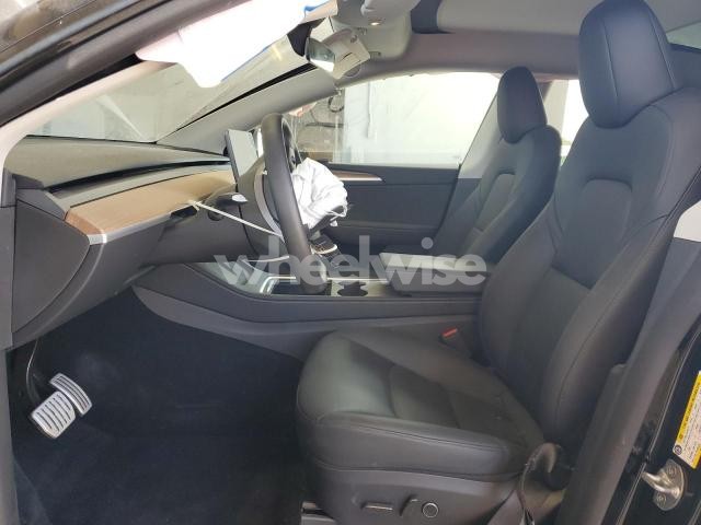 Photo 2 of 2025 TESLA MODEL Y (VIN 7SAYGDEF3SA369877)