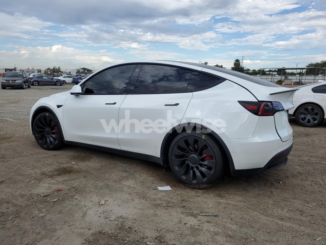Photo 2 of 2022 TESLA MODEL Y (VIN 7SAYGDEF4NF407656)