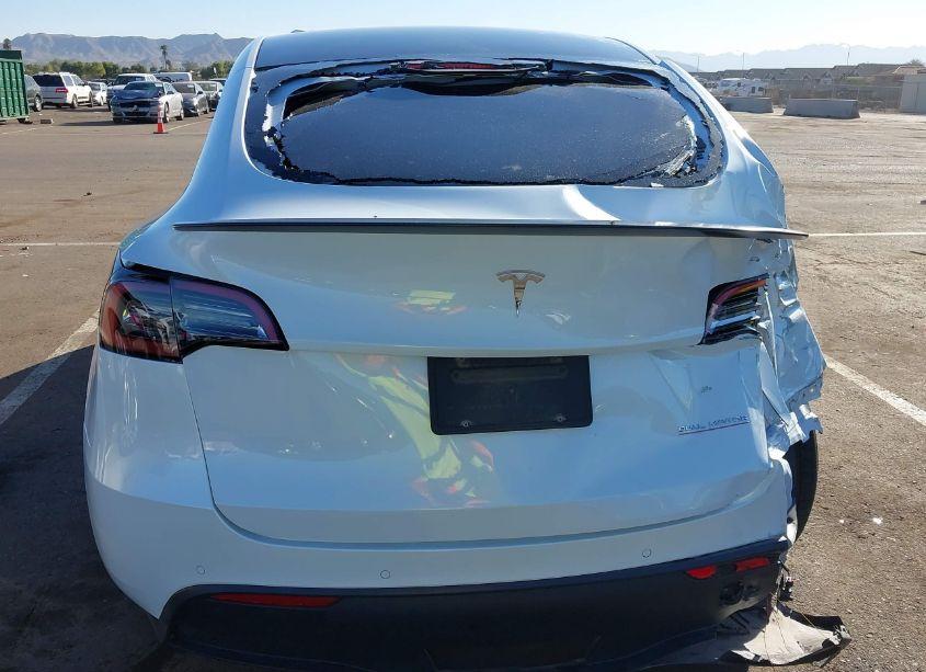 Photo 16 of 2022 Tesla Model Y PERFORMANCE DUAL MOTOR ALL-WHEEL DRIVE (VIN 7SAYGDEF4NF452693)