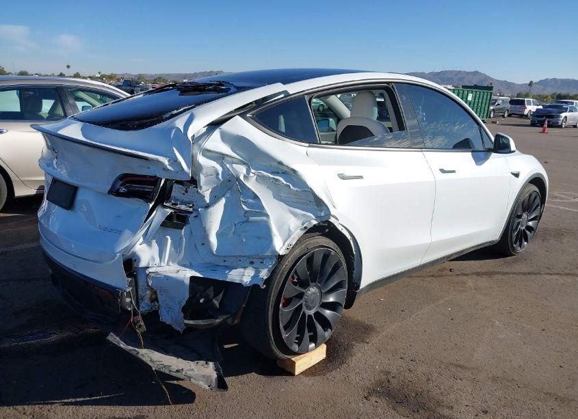 Photo 4 of 2022 Tesla Model Y PERFORMANCE DUAL MOTOR ALL-WHEEL DRIVE (VIN 7SAYGDEF4NF452693)