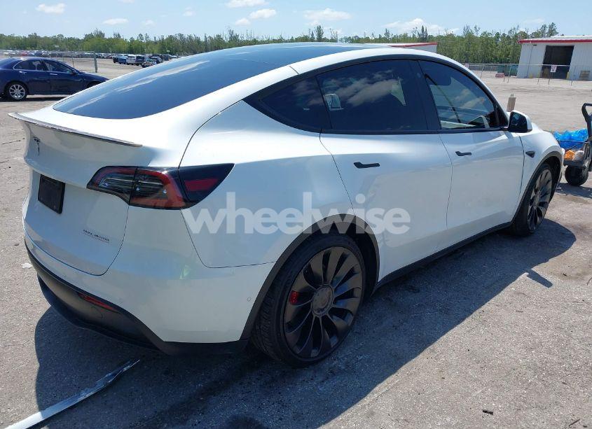 Photo 4 of 2022 Tesla Model Y PERFORMANCE DUAL MOTOR ALL-WHEEL DRIVE (VIN 7SAYGDEF4NF454623)