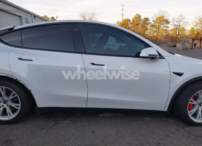 Photo 14 of 2022 Tesla Model Y PERFORMANCE DUAL MOTOR ALL-WHEEL DRIVE (VIN 7SAYGDEF4NF517509)