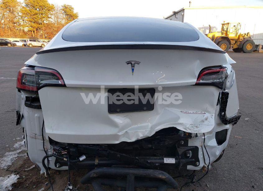 Photo 6 of 2022 Tesla Model Y PERFORMANCE DUAL MOTOR ALL-WHEEL DRIVE (VIN 7SAYGDEF4NF517509)