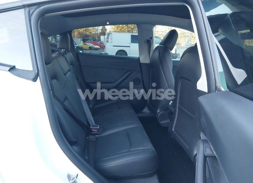 Photo 8 of 2022 Tesla Model Y PERFORMANCE DUAL MOTOR ALL-WHEEL DRIVE (VIN 7SAYGDEF4NF517509)