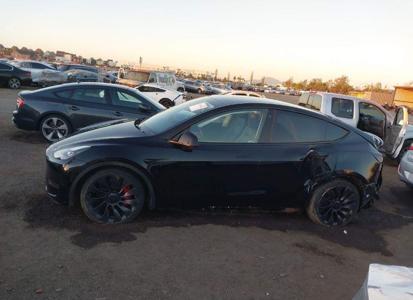Photo 14 of 2022 Tesla Model Y PERFORMANCE DUAL MOTOR ALL-WHEEL DRIVE (VIN 7SAYGDEF4NF546427)