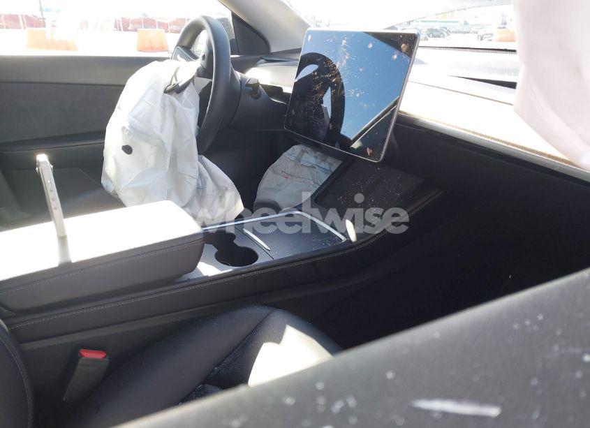 Photo 5 of 2022 Tesla Model Y PERFORMANCE DUAL MOTOR ALL-WHEEL DRIVE (VIN 7SAYGDEF5NF336693)