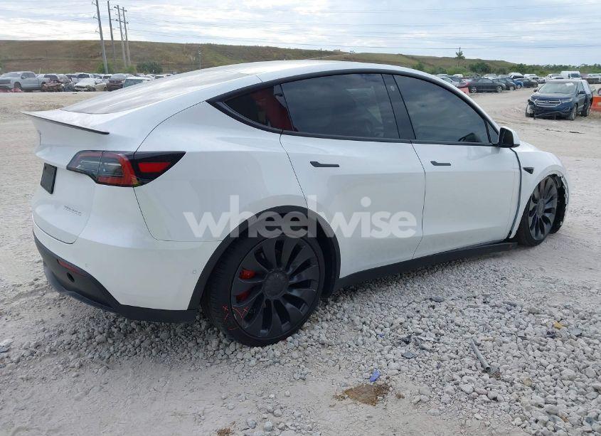 Photo 4 of 2022 Tesla Model Y PERFORMANCE DUAL MOTOR ALL-WHEEL DRIVE (VIN 7SAYGDEF5NF379205)