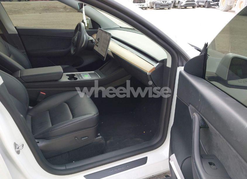 Photo 5 of 2022 Tesla Model Y PERFORMANCE DUAL MOTOR ALL-WHEEL DRIVE (VIN 7SAYGDEF5NF379205)