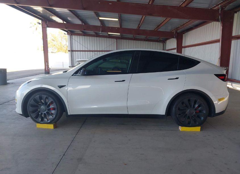 Photo 14 of 2022 Tesla Model Y PERFORMANCE DUAL MOTOR ALL-WHEEL DRIVE (VIN 7SAYGDEF5NF410193)