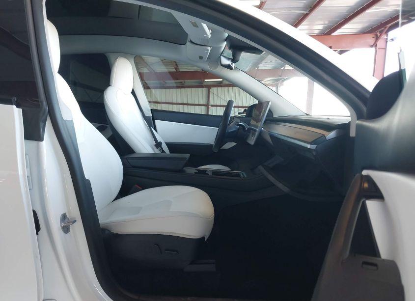 Photo 5 of 2022 Tesla Model Y PERFORMANCE DUAL MOTOR ALL-WHEEL DRIVE (VIN 7SAYGDEF5NF410193)