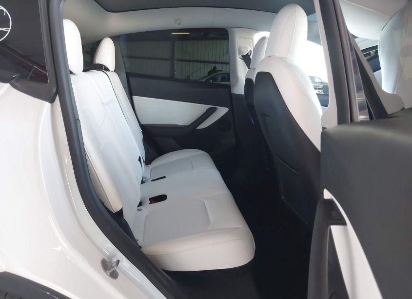 Photo 8 of 2022 Tesla Model Y PERFORMANCE DUAL MOTOR ALL-WHEEL DRIVE (VIN 7SAYGDEF5NF410193)