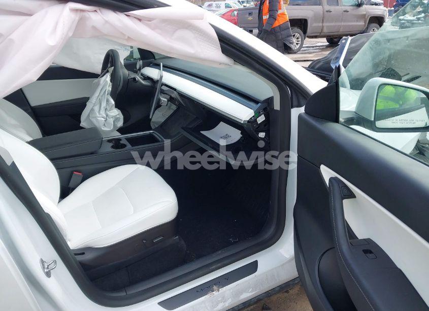 Photo 5 of 2022 Tesla Model Y PERFORMANCE DUAL MOTOR ALL-WHEEL DRIVE (VIN 7SAYGDEF5NF441878)