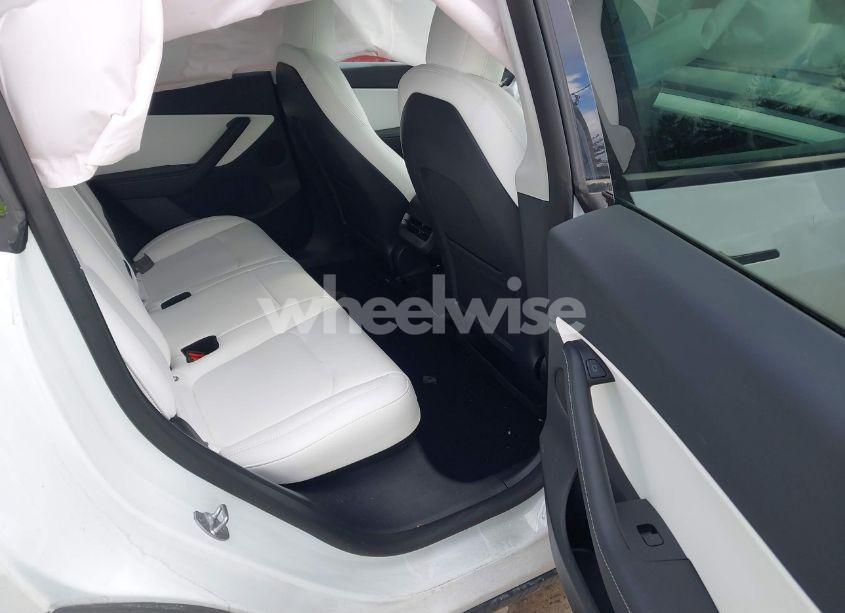 Photo 8 of 2022 Tesla Model Y PERFORMANCE DUAL MOTOR ALL-WHEEL DRIVE (VIN 7SAYGDEF5NF441878)