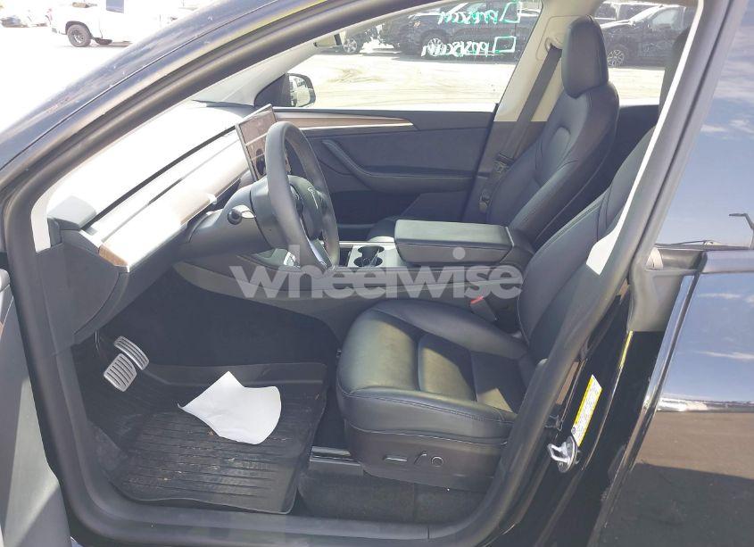 Photo 5 of 2022 Tesla Model Y PERFORMANCE DUAL MOTOR ALL-WHEEL DRIVE (VIN 7SAYGDEF5NF550549)