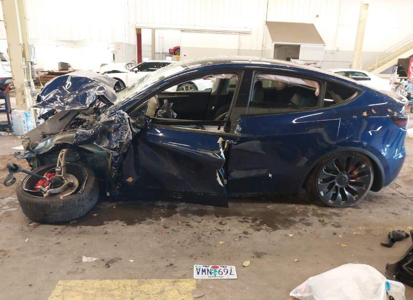 Photo 14 of 2022 Tesla Model Y PERFORMANCE DUAL MOTOR ALL-WHEEL DRIVE (VIN 7SAYGDEF5NF554617)