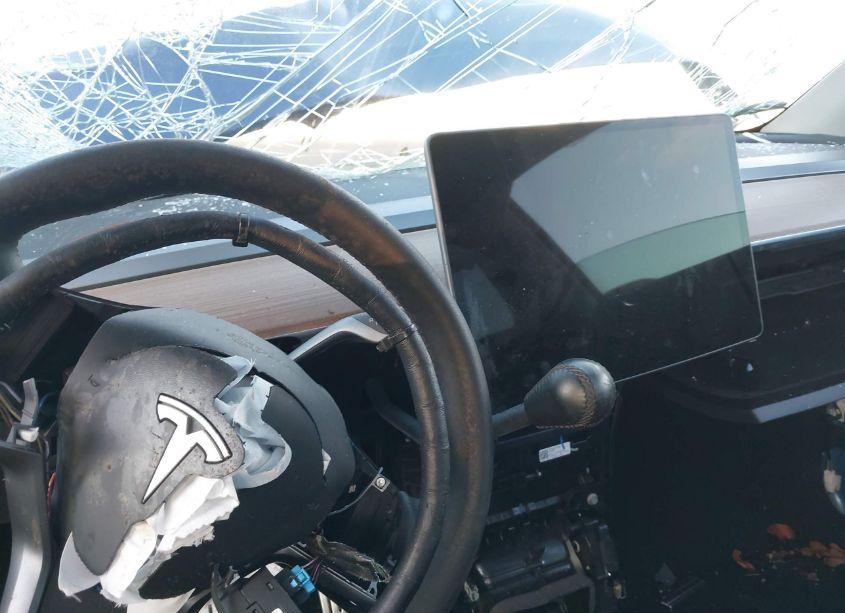 Photo 18 of 2022 Tesla Model Y PERFORMANCE DUAL MOTOR ALL-WHEEL DRIVE (VIN 7SAYGDEF5NF554617)