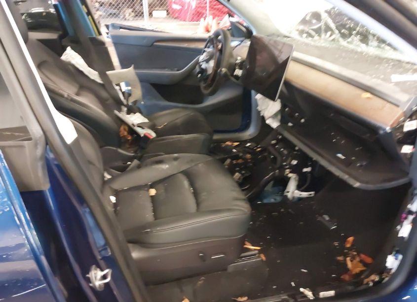 Photo 5 of 2022 Tesla Model Y PERFORMANCE DUAL MOTOR ALL-WHEEL DRIVE (VIN 7SAYGDEF5NF554617)