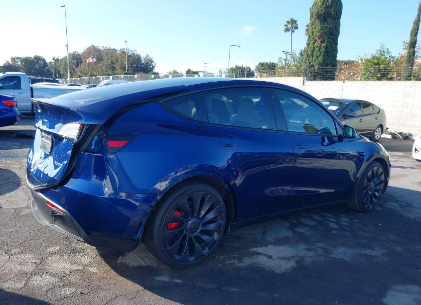 Photo 14 of 2022 Tesla Model Y PERFORMANCE DUAL MOTOR ALL-WHEEL DRIVE (VIN 7SAYGDEF5NF559607)