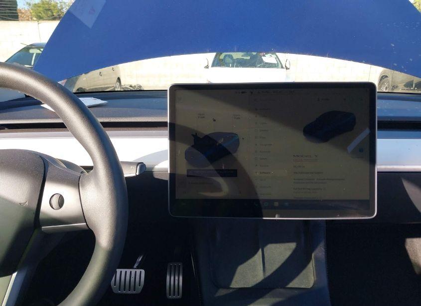 Photo 19 of 2022 Tesla Model Y PERFORMANCE DUAL MOTOR ALL-WHEEL DRIVE (VIN 7SAYGDEF5NF559607)