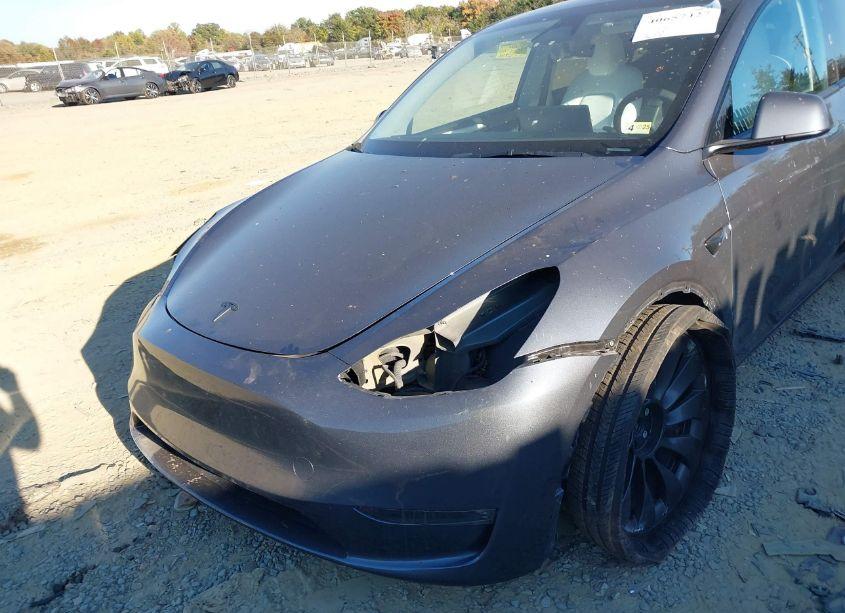 Photo 6 of 2023 Tesla Model Y PERFORMANCE DUAL MOTOR ALL-WHEEL DRIVE (VIN 7SAYGDEF5PF833312)