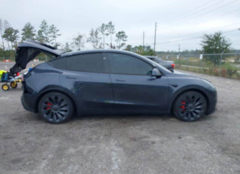 Photo 13 of 2024 Tesla Model Y PERFORMANCE DUAL MOTOR ALL-WHEEL DRIVE (VIN 7SAYGDEF5RA288177)