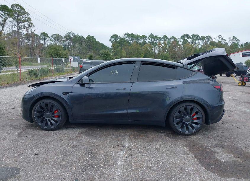 Photo 14 of 2024 Tesla Model Y PERFORMANCE DUAL MOTOR ALL-WHEEL DRIVE (VIN 7SAYGDEF5RA288177)