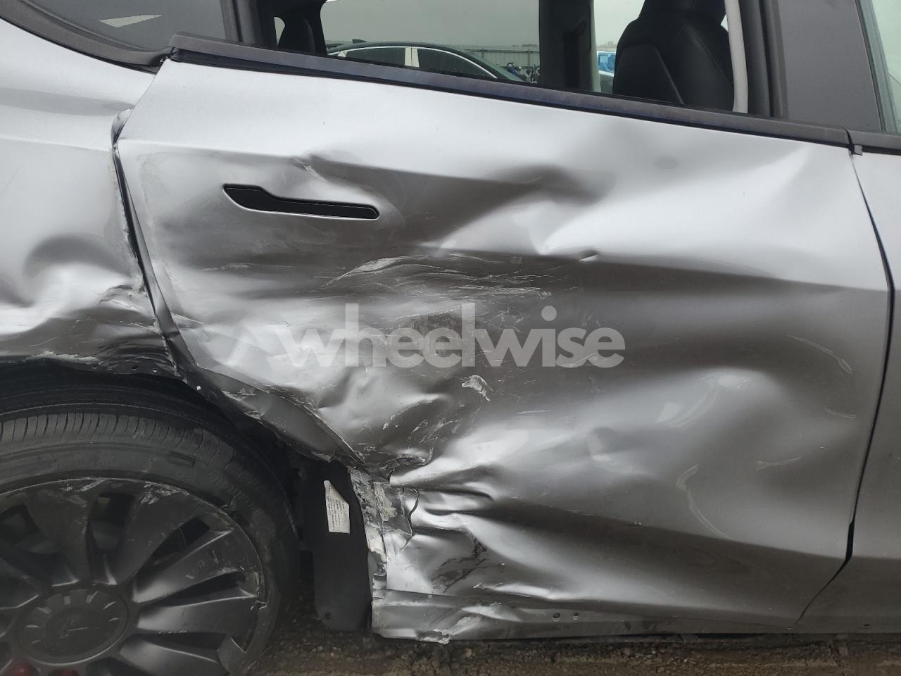 Photo 11 of 2024 TESLA MODEL Y (VIN 7SAYGDEF5RA291497)