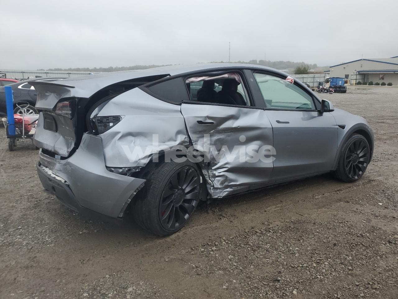 Photo 3 of 2024 TESLA MODEL Y (VIN 7SAYGDEF5RA291497)