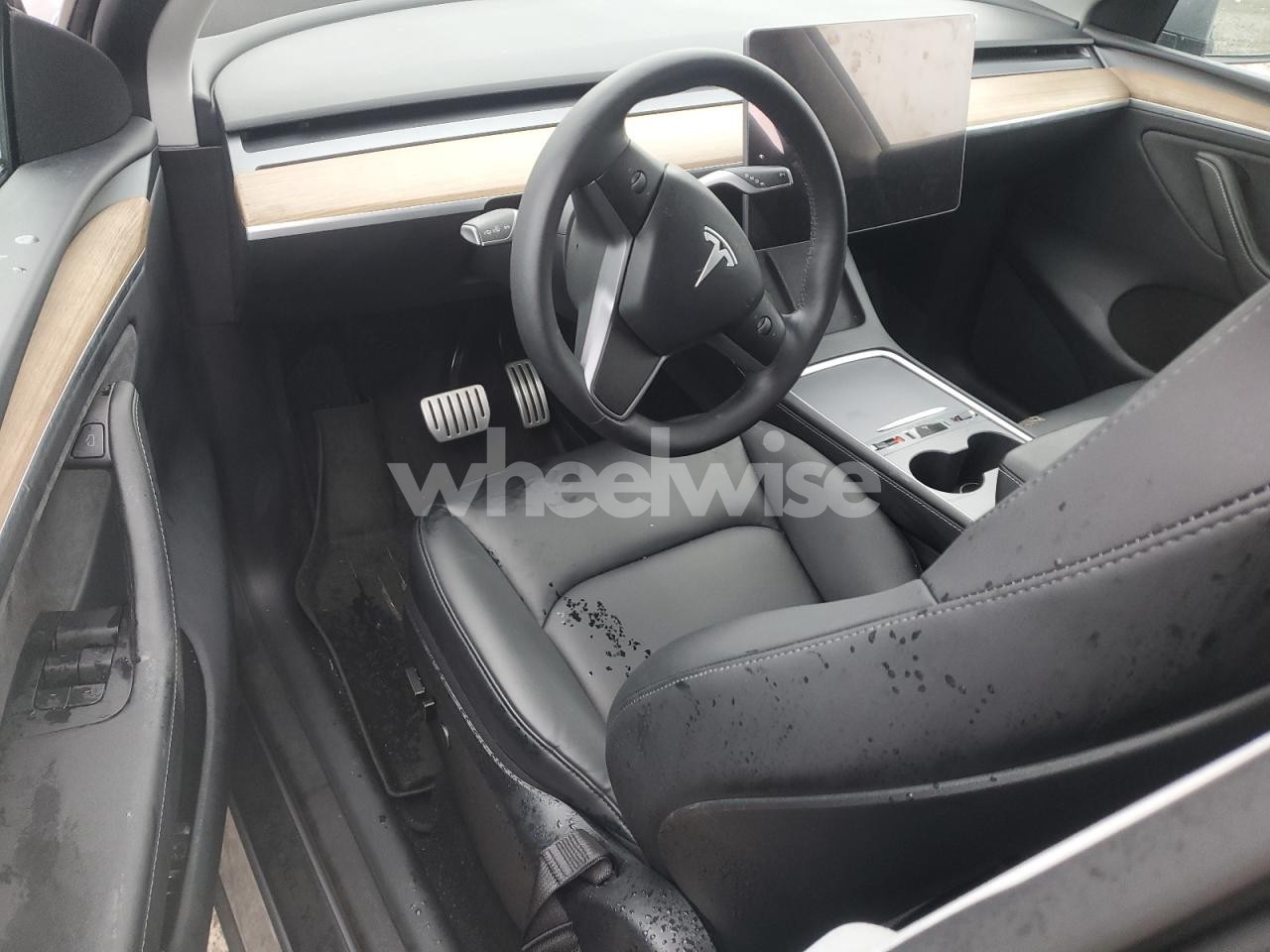 Photo 8 of 2024 TESLA MODEL Y (VIN 7SAYGDEF5RA291497)