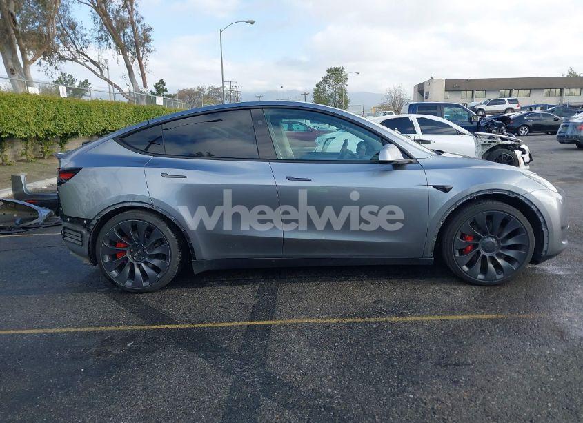 Photo 14 of 2024 Tesla Model Y PERFORMANCE DUAL MOTOR ALL-WHEEL DRIVE (VIN 7SAYGDEF5RA322392)