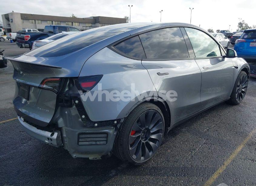 Photo 4 of 2024 Tesla Model Y PERFORMANCE DUAL MOTOR ALL-WHEEL DRIVE (VIN 7SAYGDEF5RA322392)