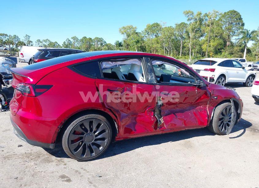 Photo 6 of 2024 Tesla Model Y PERFORMANCE DUAL MOTOR ALL-WHEEL DRIVE (VIN 7SAYGDEF5RF044807)