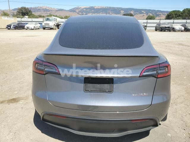 Photo 4 of 2024 TESLA MODEL Y (VIN 7SAYGDEF5RF128156)