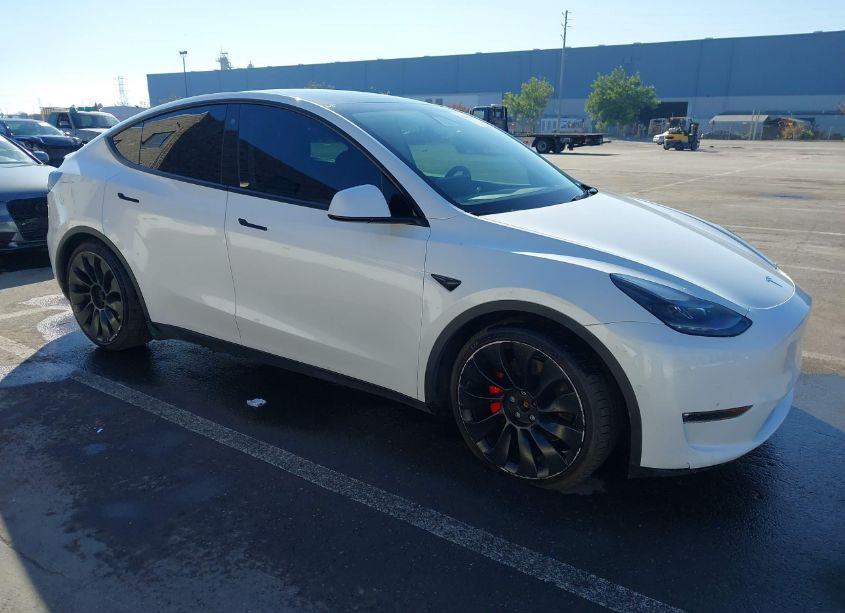 2022 Tesla Model Y PERFORMANCE DUAL MOTOR ALL-WHEEL DRIVE (VIN 7SAYGDEF6NF340588) main photo