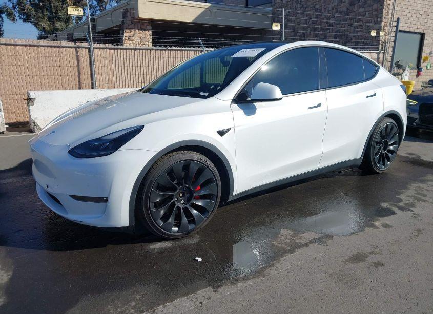 Photo 2 of 2022 Tesla Model Y PERFORMANCE DUAL MOTOR ALL-WHEEL DRIVE (VIN 7SAYGDEF6NF340588)