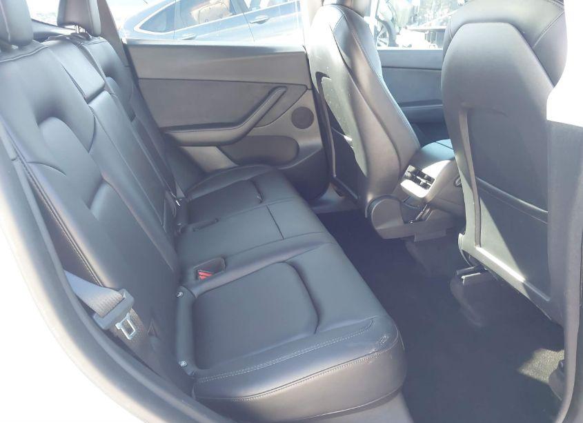 Photo 8 of 2022 Tesla Model Y PERFORMANCE DUAL MOTOR ALL-WHEEL DRIVE (VIN 7SAYGDEF6NF340588)