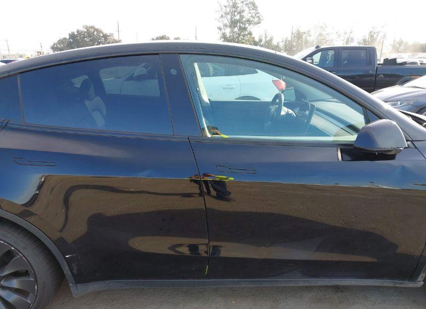 Photo 12 of 2022 Tesla Model Y PERFORMANCE DUAL MOTOR ALL-WHEEL DRIVE (VIN 7SAYGDEF6NF404578)